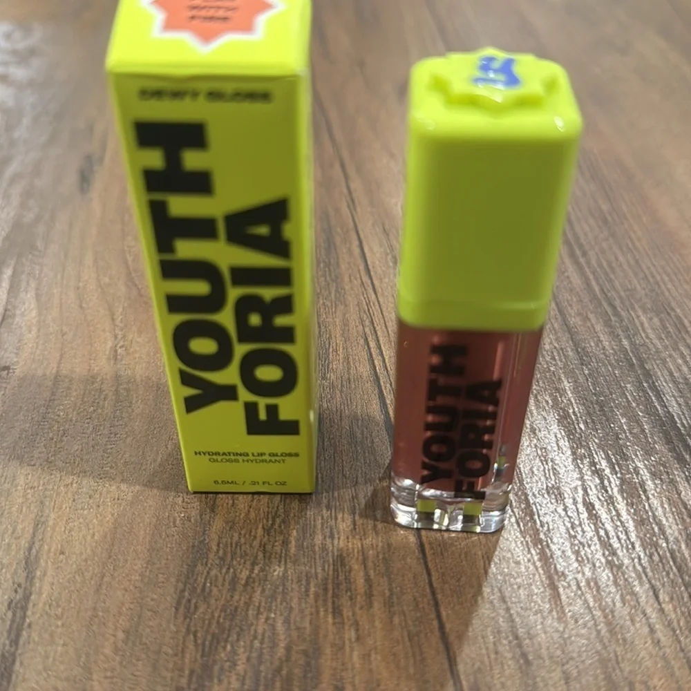 Youth Foria Dewy Gloss Shade # 9 Play With Fire